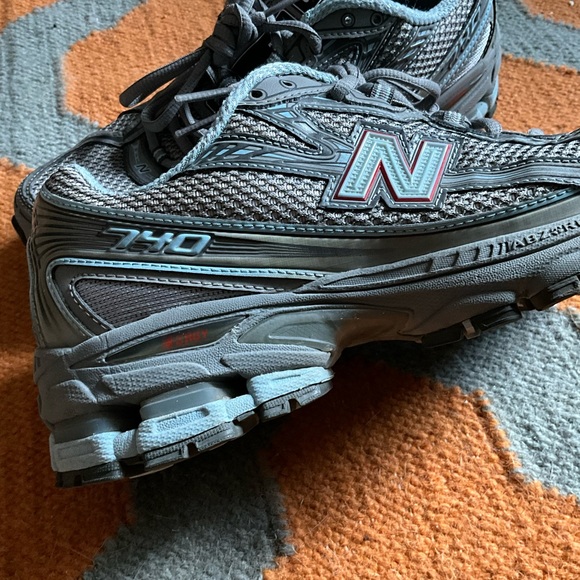 Vintage original New balance 740 (2010) US 9/9.5  grey/blue sneakers - Picture 2 of 7